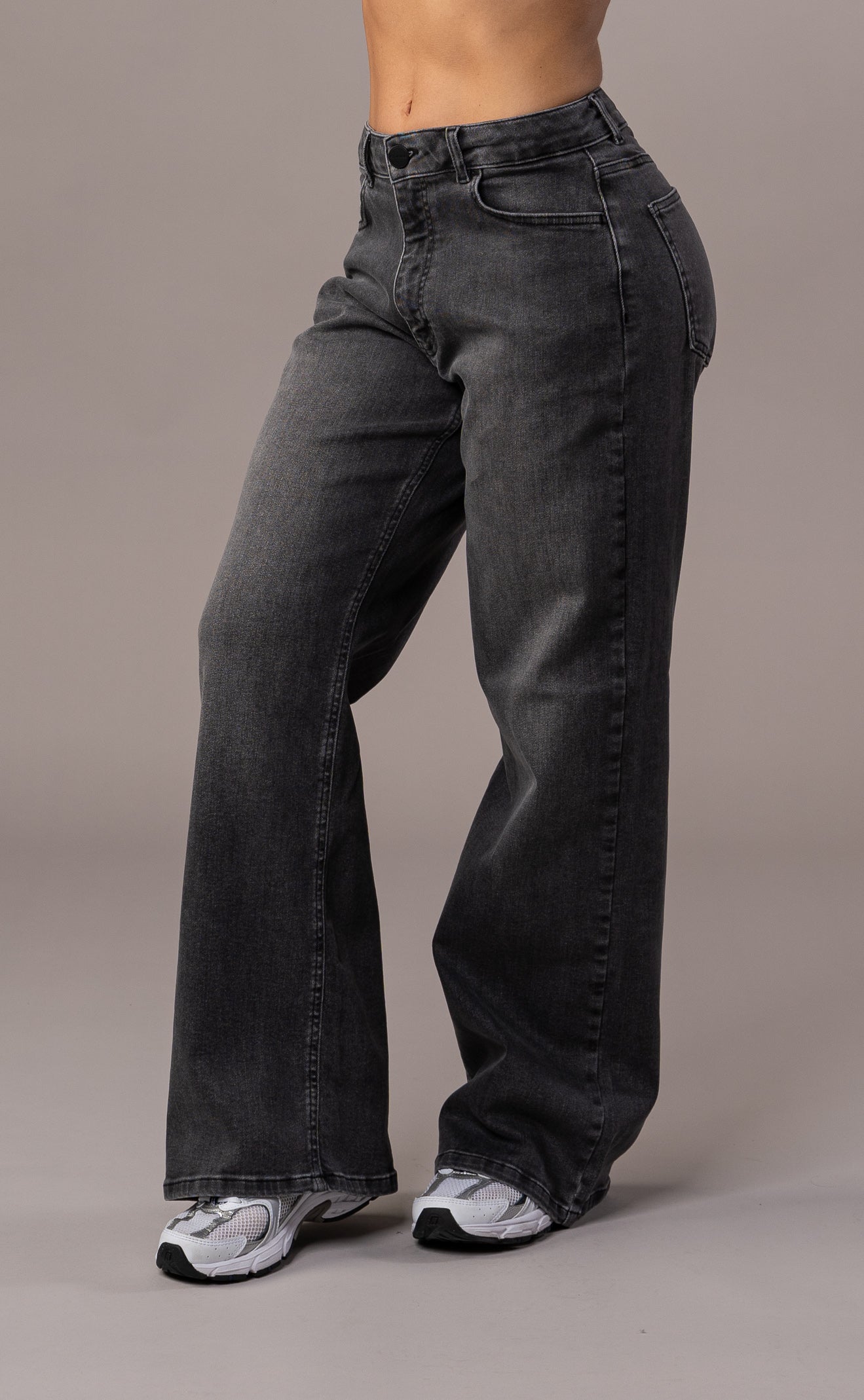 Arilya - Loose Fit Essential